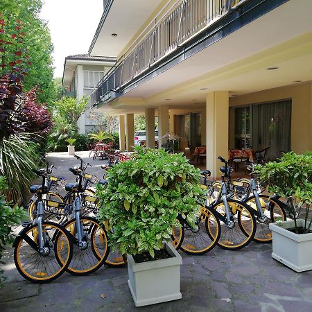 Hotel Devon Rooms & Breakfast تْشيزيناتيكو المظهر الخارجي الصورة