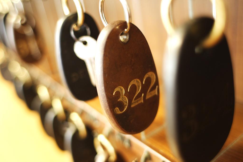 Hotel Devon Rooms & Breakfast تْشيزيناتيكو المظهر الخارجي الصورة