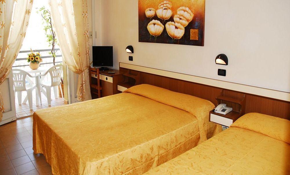 Hotel Devon Rooms & Breakfast تْشيزيناتيكو المظهر الخارجي الصورة