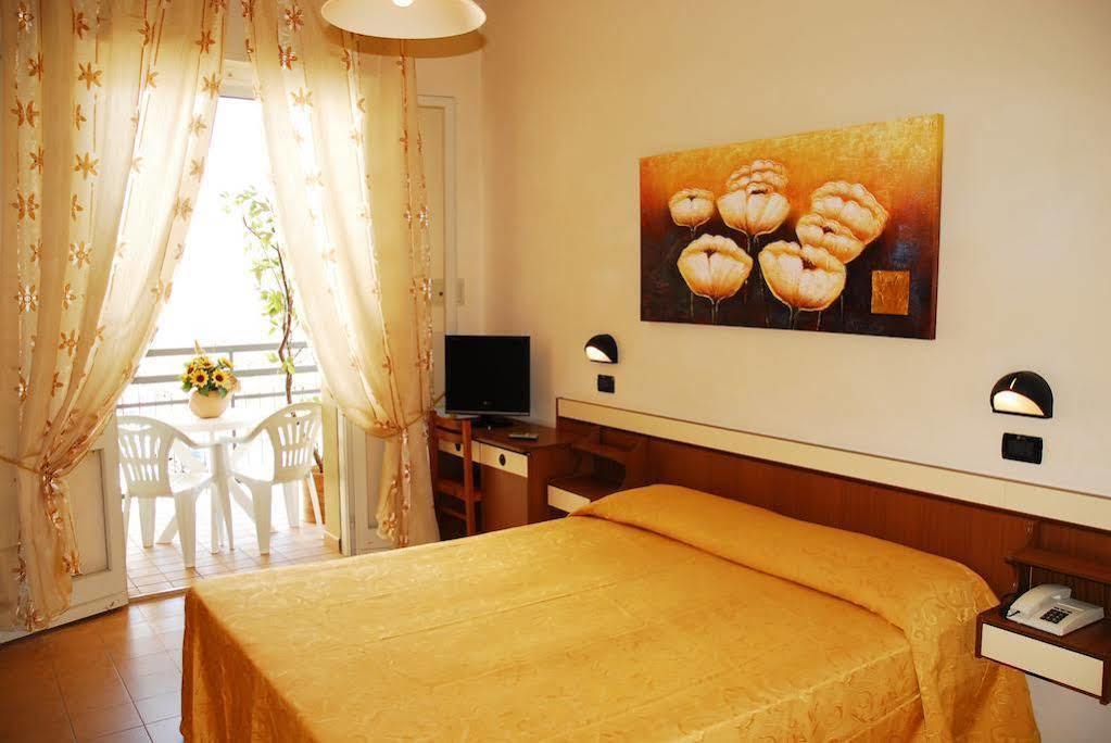 Hotel Devon Rooms & Breakfast تْشيزيناتيكو المظهر الخارجي الصورة