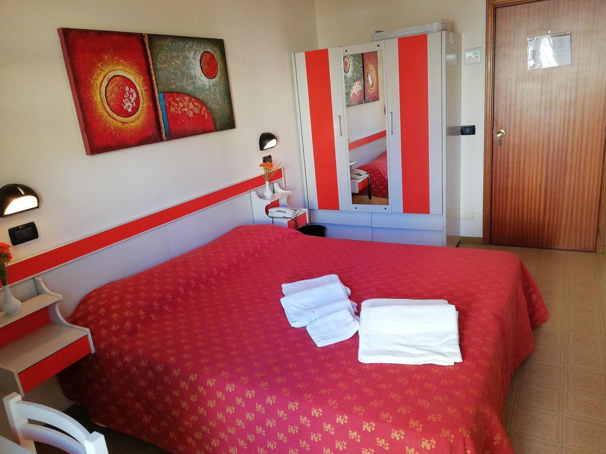 Hotel Devon Rooms & Breakfast تْشيزيناتيكو المظهر الخارجي الصورة